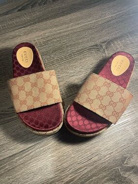 Ladies platform sandals